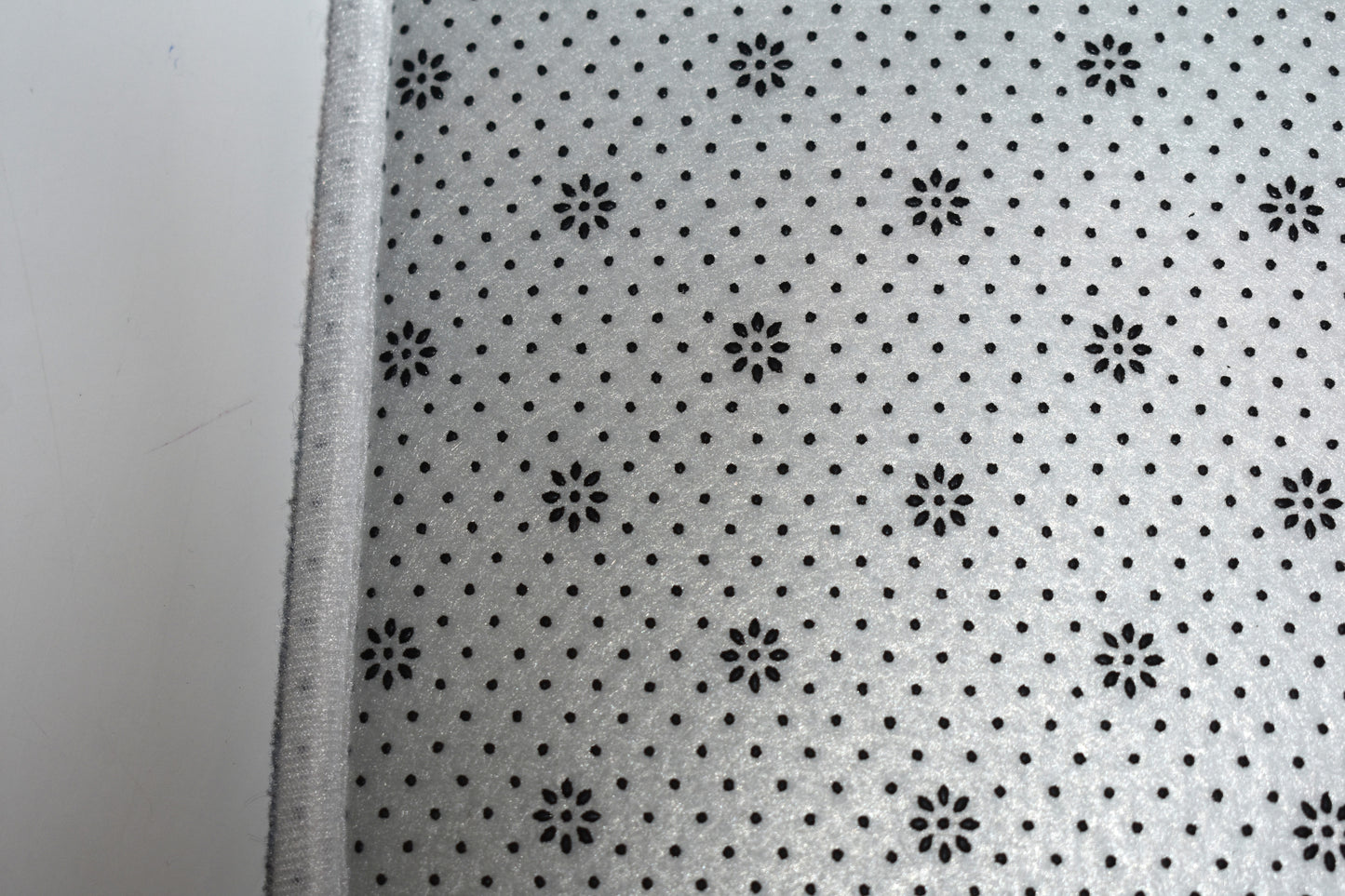 LiNBW. Türmatte Hundepfoten bunt, 40x60cm