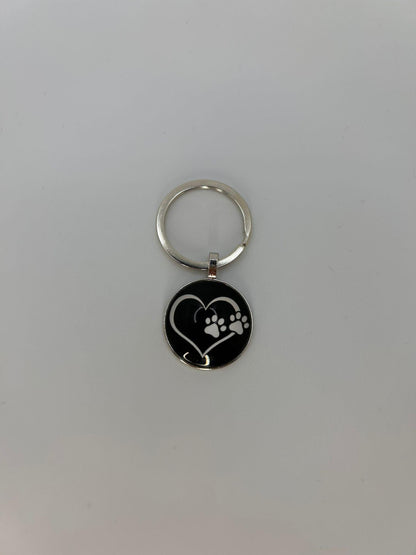 LinBW. Schlüsselanhänger Herz mit Pfotenabdruck (mit Geschenkverpackung) - LiNBW. - LIFE IS NOT JUST BLACK AND WHITE