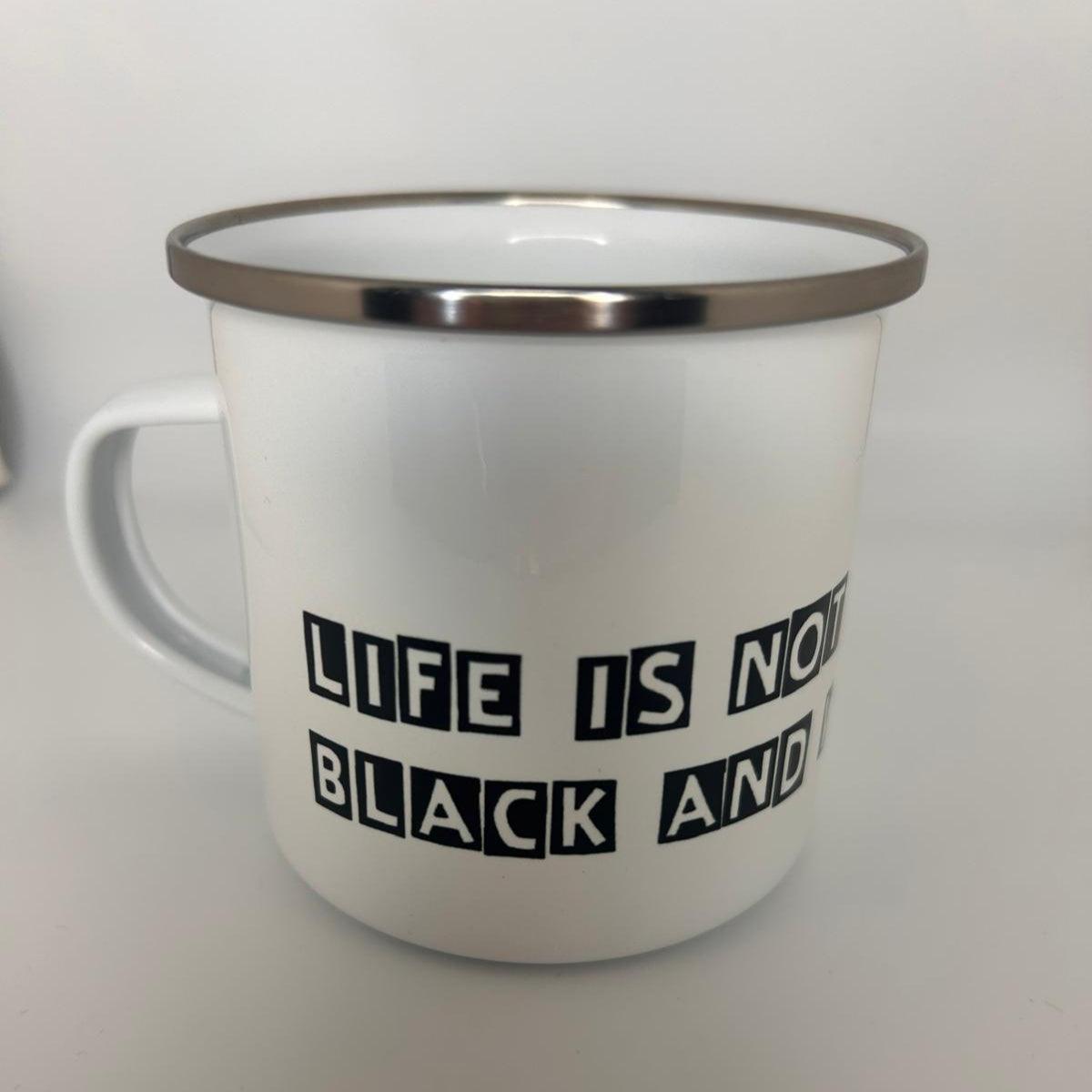 Dalmatiner Emaille-Tasse im Retro-Look – Robuster Vintage-Becher mit Edelstahlrand (300 ml) - LiNBW. - LIFE IS NOT JUST BLACK AND WHITE