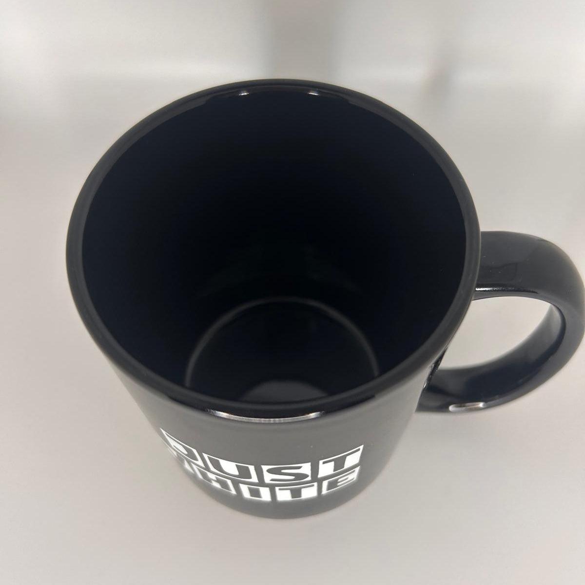 Keramiktasse 325 ml – Robuste Tasse für Kaffee & Tee (Black) - LiNBW. - LIFE IS NOT JUST BLACK AND WHITE