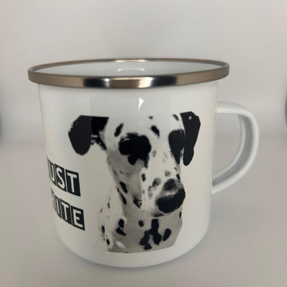 Dalmatiner Emaille-Tasse im Retro-Look – Robuster Vintage-Becher mit Edelstahlrand (300 ml) - LiNBW. - LIFE IS NOT JUST BLACK AND WHITE